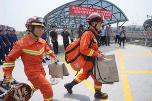 杨毅：易建联退了之后中国男篮群龙无首 CBA产生不了世界级球星