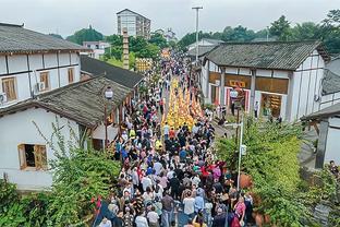 沪媒：海港队在本赛季逐步完成新老交替，大胜时需保持清醒头脑